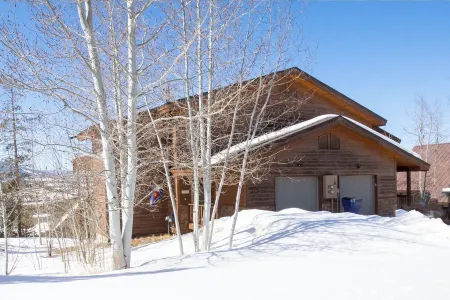 Winter Park Mountain Home/Near Bus Stop/Sleeps 7!! Отели рядом с достопримечательностью «Grand Park Community Recreation Center»