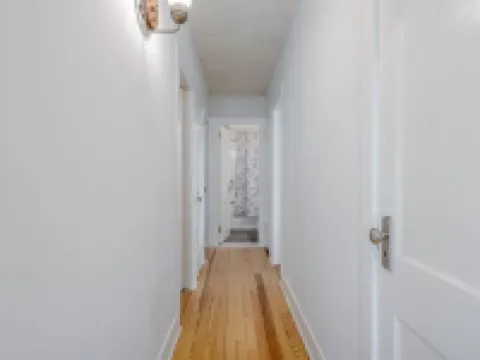 Beachfront Retreat - 5BR Home With Stunning Views Hotéis em Riverhead