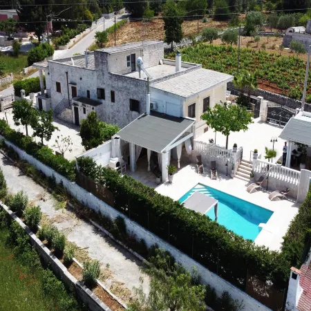 Villa in Apulia with Pool and Barbecue