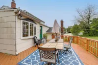 Somerset Home w/ Large Yard Near Parks & Trails - Parking