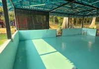 Ujana Escape Tanjong Malim Hotel di Kerling