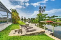 Villa Sol Mate - Waterfront Cape Coral Home! - Parkering