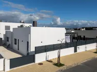 Villa Sal - Porto Covo, 3 bedroom villa, swimming pool - So Simple So Good... Hotels in Sines