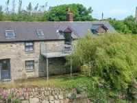 Mount Douglas Farm Cottages
