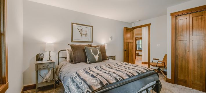 Spotted Bear Cabin For 6 Hotels in Bigfork