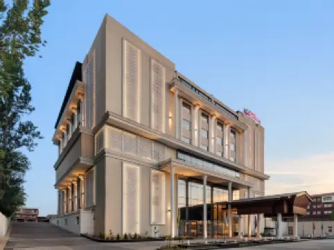 라마다 앙코르 바이 윈덤 라즈바그 스리나가르