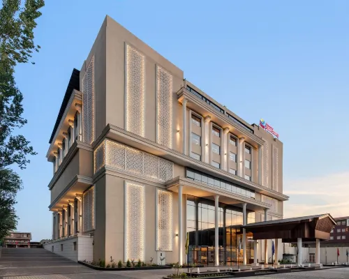 Ramada Encore by Wyndham Rajbagh Srinagar Hotels in Srinagar