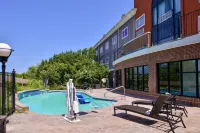 Holiday Inn Express & Suites ELGIN by IHG - Pools
