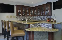 Hilton Garden Inn Sonoma County Airport - bar