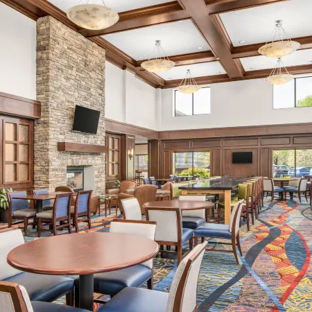 Holiday Inn Express & Suites WILMINGTON-NEWARK by IHG