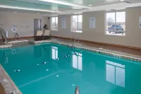 Holiday Inn Express & Suites WICHITA NORTHWEST MAIZE K-96 by IHG - Pools