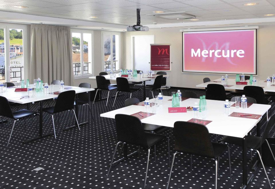 Hotel Mercure Lourdes Imperial Over view