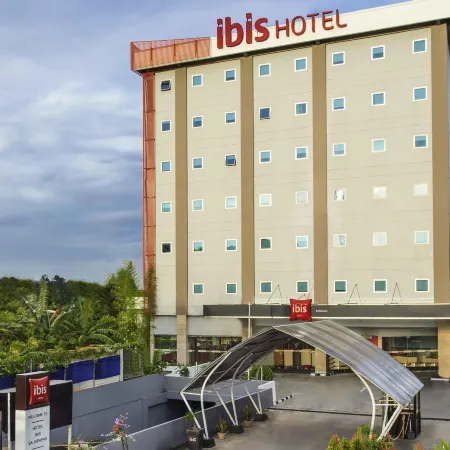 Ibis Balikpapan Отели рядом с достопримечательностью «Парк Бекапай»