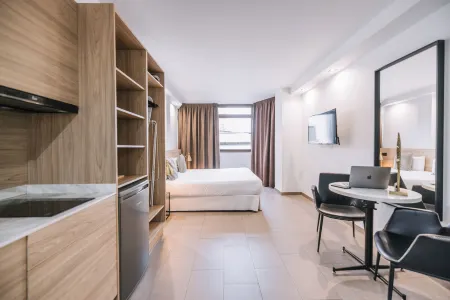 Poem Suites by Airnest Отели в г. Лас-Пальмас