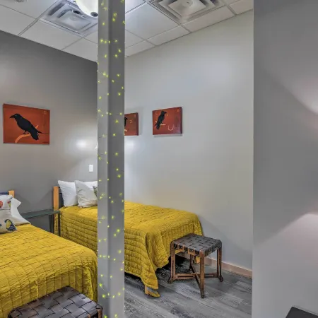 Modern Downtown Apt - Walk to Parks and Cafes!