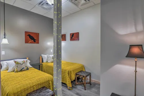 Modern Downtown Apt - Walk to Parks and Cafes! - spa