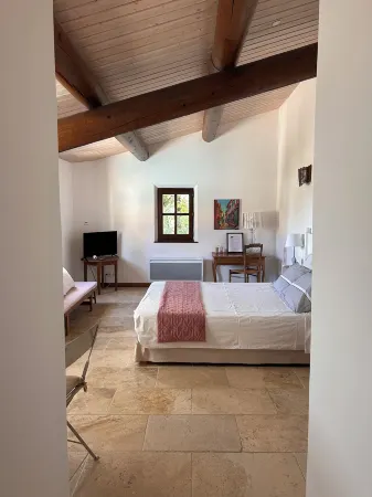 Clos des Cassis - Maison d'Hôtes Отели в г. Дофен