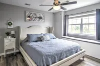 Branson Retreat w/ Balcony & 18-Hole Golf Course! - 주차장