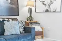 Family-friendly Retreat - Enviable Location! - 2 Yıldız