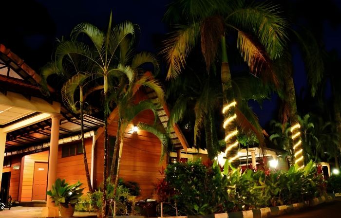 Six Villa Inn