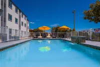 Studio Z, Ascend Hotel Collection - Pools