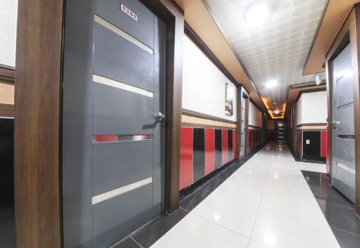 세비야 호텔 입구