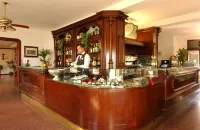 Hotel Milano Helvetia - in Centro Con Piscina - ที่มีบาร์