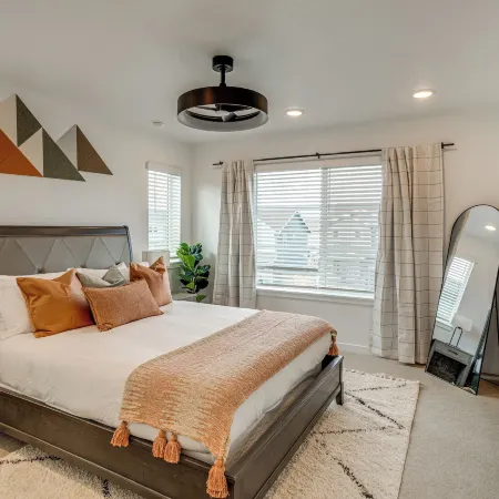 Great for Families! Newly Built Home in Aurora
