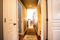 헤일리 중심부에 위치한 프라이빗 펫프렌들리 3 베드룸 홈, 차고 포함