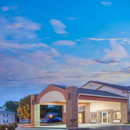 Super 8 by Wyndham Carthage