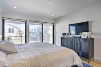 Luxury Long Beach Villa with Ocean Views! Hotels in Long Beach