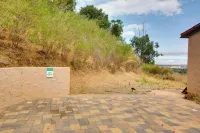 Lovely Belmont Apartment w/ Stunning Views! Hotels in Belmont