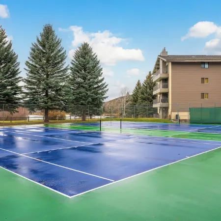 2Bd/2BA w/ Hot Tub + Sauna + Free Vail Beaver Creek Shuttle