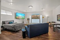 Sedona Vista Hideaway - New, Modern, Gorgeous Views, 100% 10-Star Reviews!