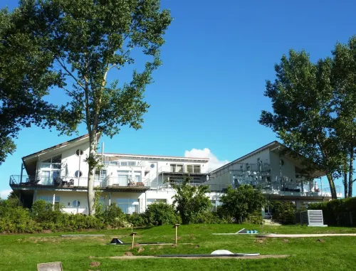 Ferienwohnung im Aparthotel Seepanorama Hotels in Granzow