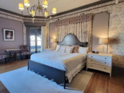 The New Victorian Mansion Bed & Breakfast Hotels in Saint Paul