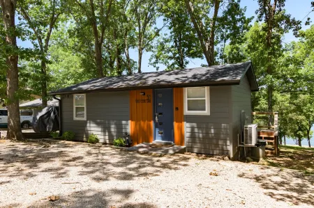 Firefly Cottage 2 Bedroom Cabin by Redawning
