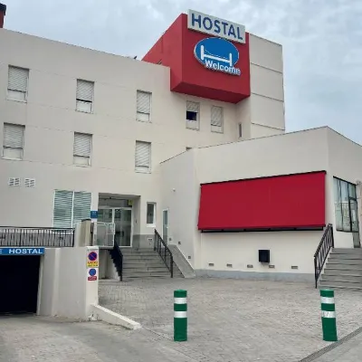 Hostal Welcome Отели рядом с достопримечательностью «Станция Santa Eugenia »