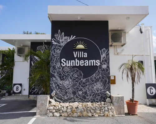 Villa Sunbeams ヴィラ・サンビームス Hotels in Kin