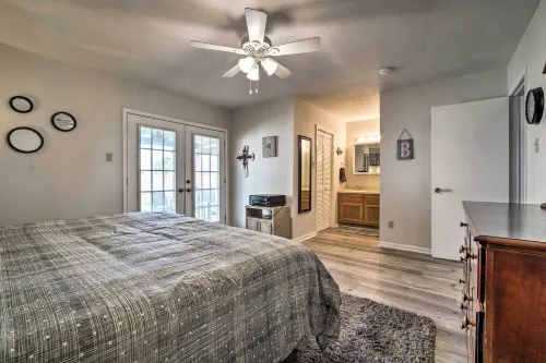 Bright College Station Abode: 3 Mi to Kyle Field - بيت ضيافة