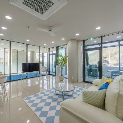 Ganghwa Cornerstone Pool Villa and Spa Pension ボムンサテンプル周辺のホテル