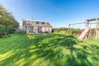 Tastefully Furnished Holiday Home - 4-Star
