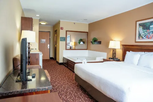 Coshocton Village Inn & Suites