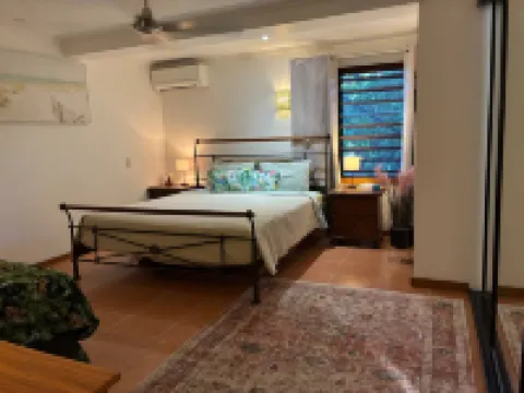 Oasis leafy Whitfield Hotels near Mount Whitfield Conservation Park