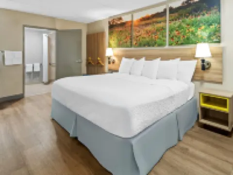 Days Inn & Suites by Wyndham DeSoto Hotels in DeSoto