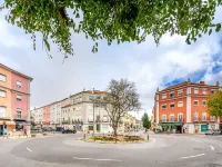 April Square Guesthouse by Lisbon with Sintra Hotels in Amadora