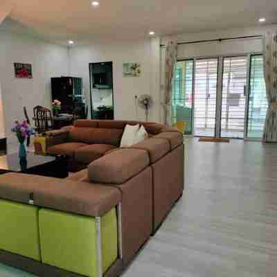 Sibu Double Story House No Smoking No Wedding Acts Others
