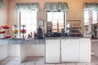 Ramada by Wyndham 100 Mile House - breakfast