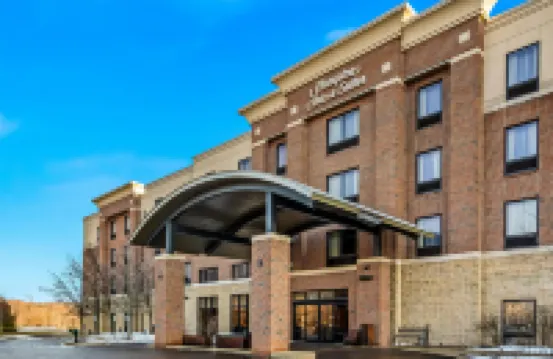Hampton Inn & Suites Detroit-Canton