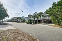 Walk to Ocean: Surfside Beach Gem w/ Private Pool - Parkplatz